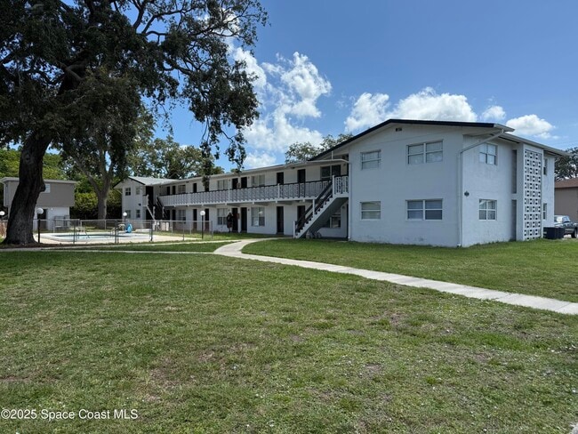 Building Photo - 1440 Parkway Dr