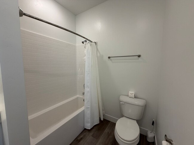Building Photo - FULLY FURNISHED ONE BEDROOM FOR RENT IN DESERT COLOR!