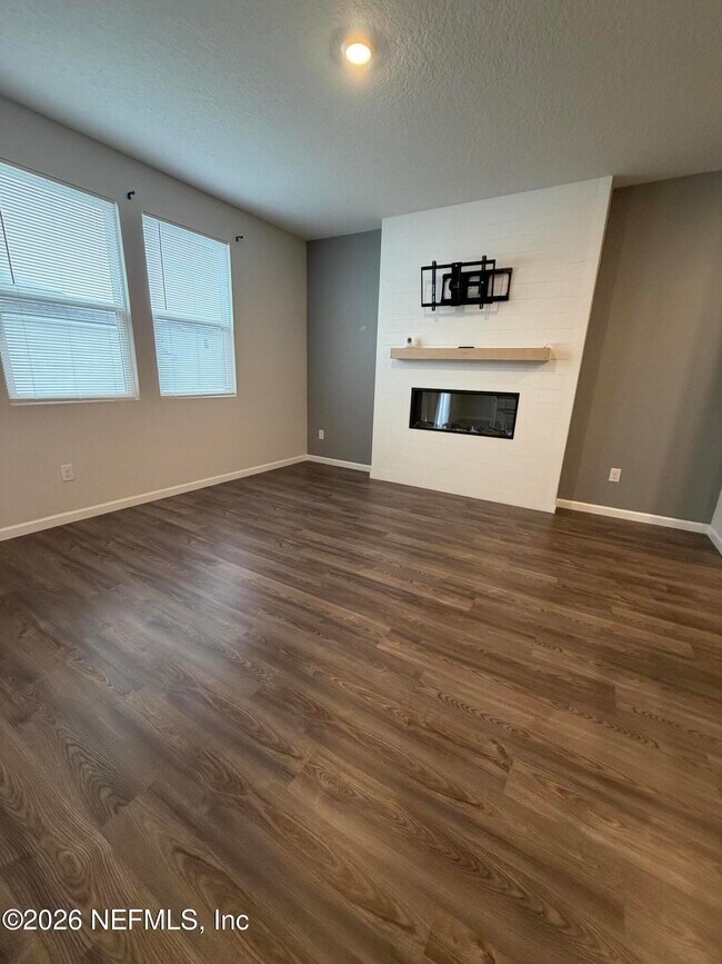 Building Photo - 14635 Macadamia Ln