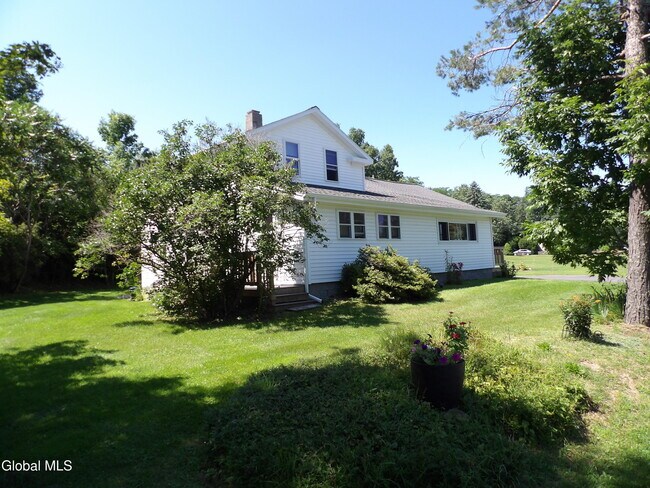 Building Photo - 3058 Delaware Turnpike