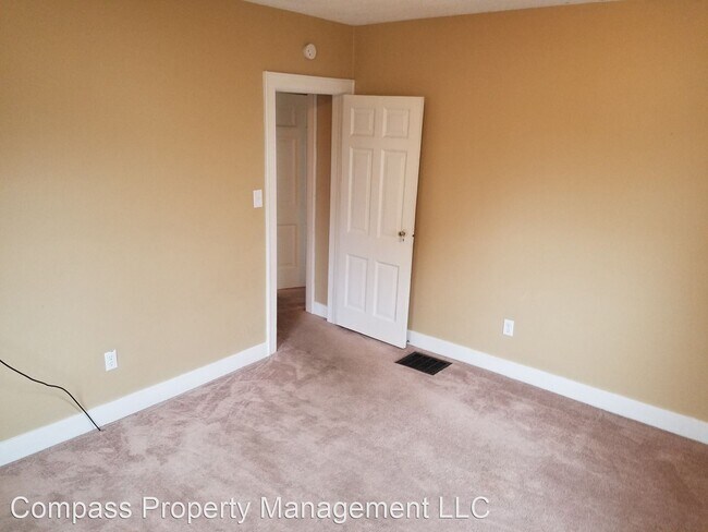 Building Photo - 3 br, 1 bath House - 412 W Main Street