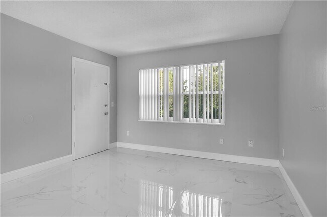 Building Photo - 5325 Curry Ford Rd