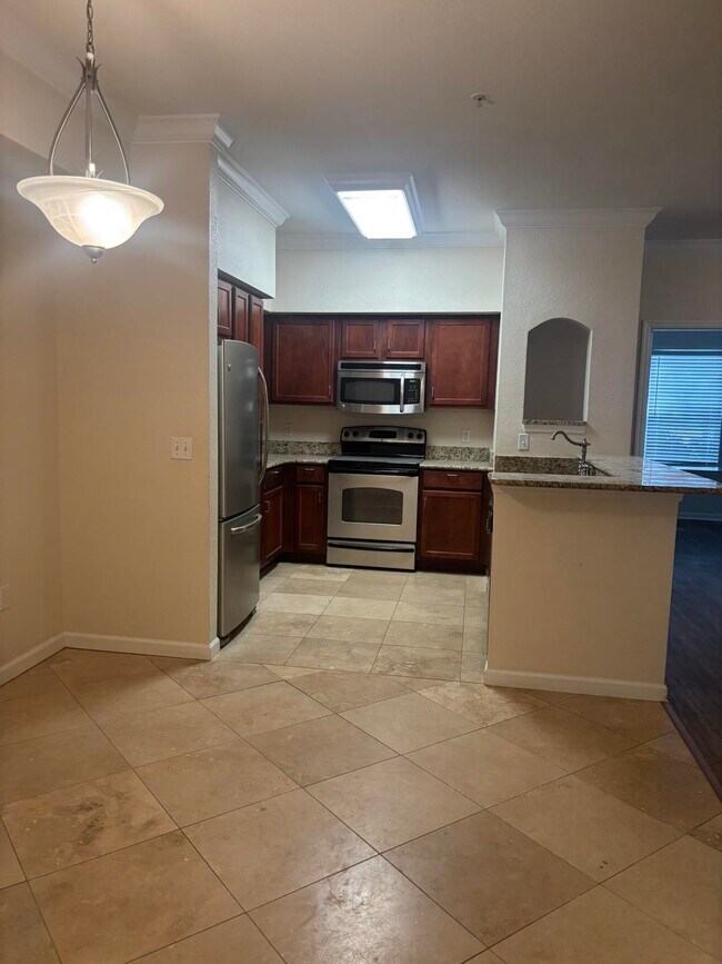 Building Photo - 2801 Chancellorsville Dr