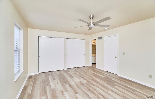 Building Photo - 61 Woodlake Ct