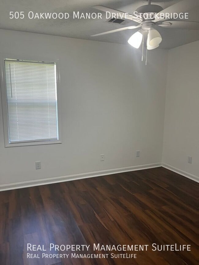 Building Photo - 505 Oakwood Manor Dr