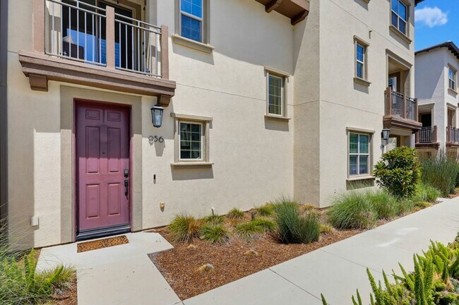 Building Photo - 956 Blackstone Dr