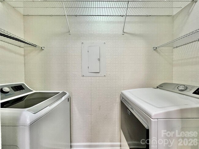 Building Photo - 11187 Harrowfield Rd