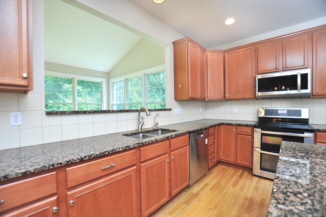 Building Photo - 34 Auburn Knoll