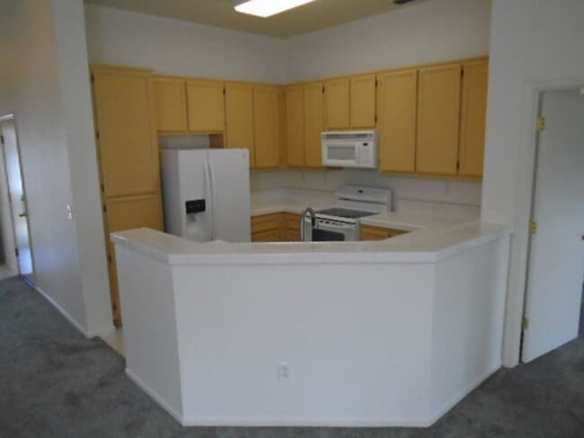 Building Photo - 2378 Roualt St