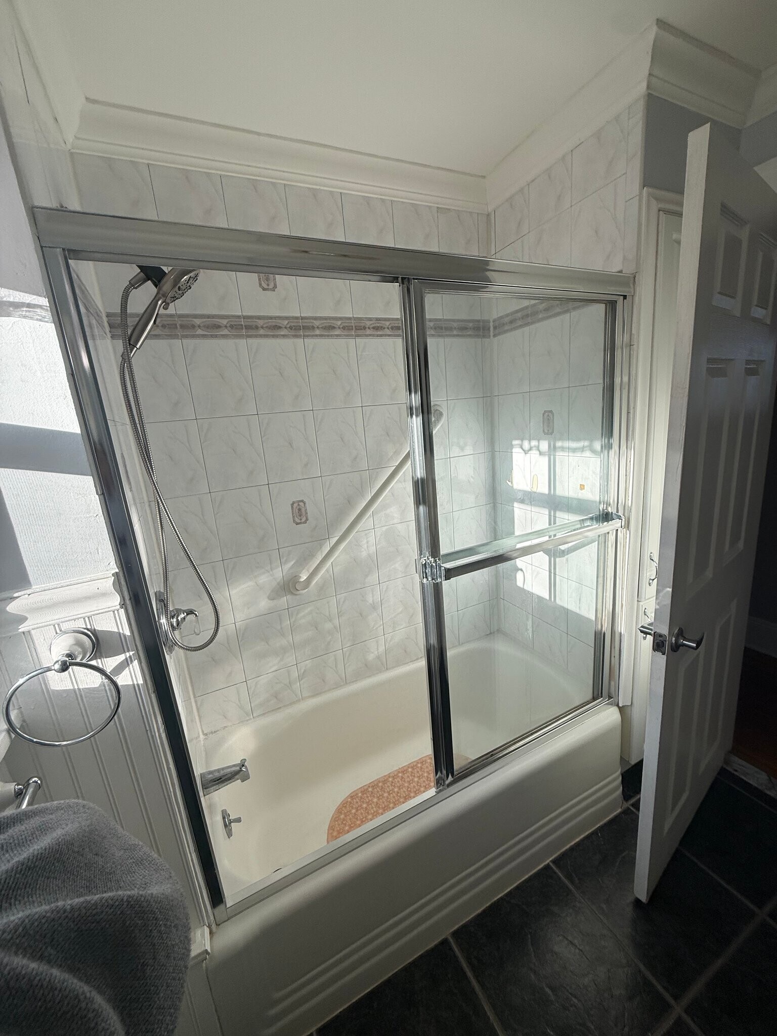 Building Photo - 331 W Englewood Ave