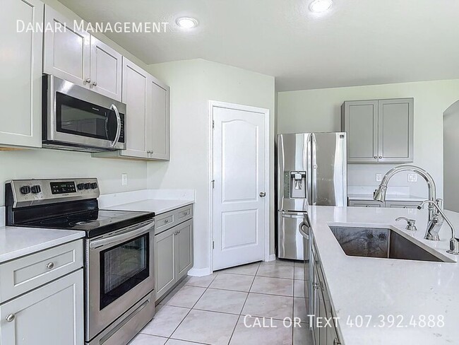 Building Photo - 3975 Silverstream Terrace