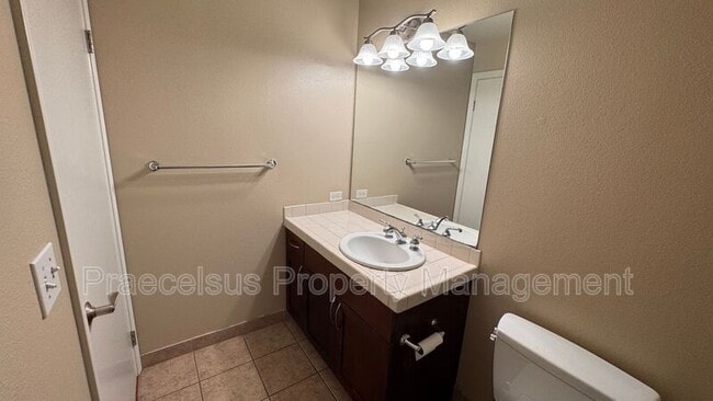 Building Photo - 530 K St