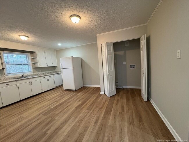 Building Photo - 3725 Sandra Dr