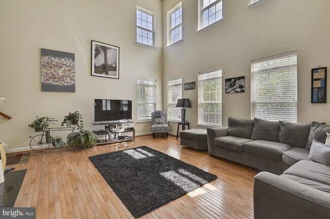 Building Photo - 6087 Piney Woods Ct