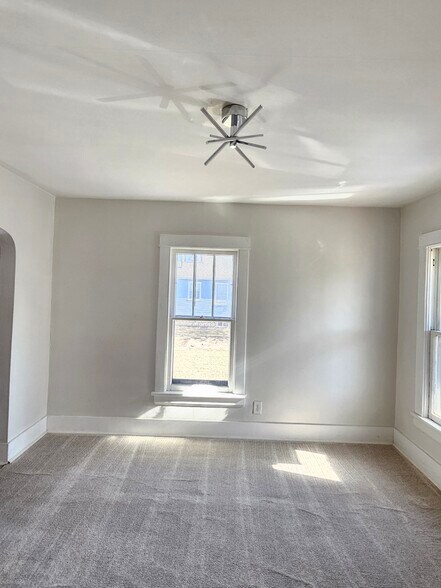 Building Photo - 616 Lee St