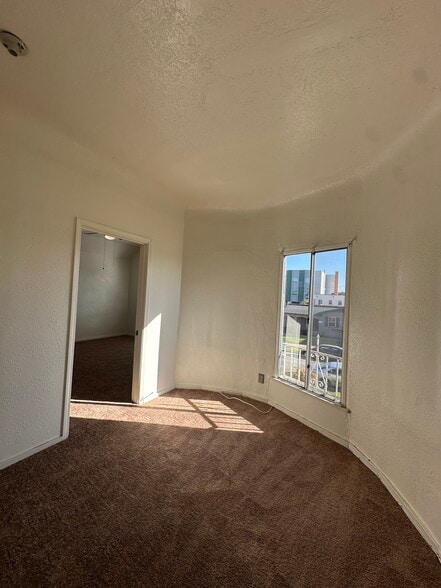 Bonus Room - 1125 W 85th St