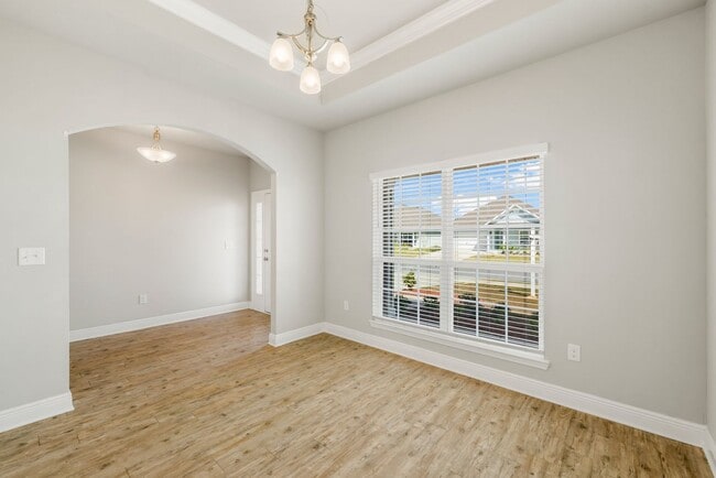 Building Photo - For Lease - Executive 3 BR/2 BA Home by No...