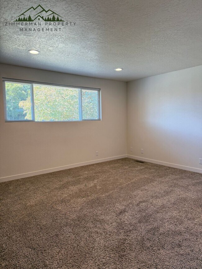 Building Photo - Beautiful Home in Hayden Bridge