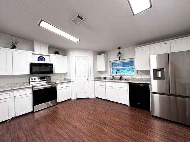 Building Photo - 2325 Salt Creek Trail