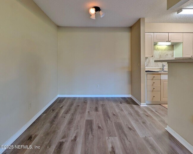 Building Photo - 10200 Belle Rive Blvd