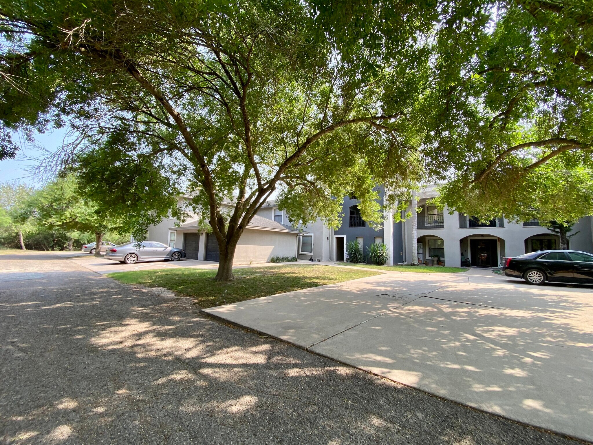 Building Photo - 2511 El Dorado Ave
