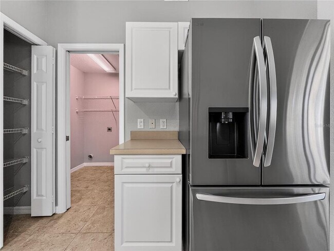 Building Photo - 14309 Golden View Dr