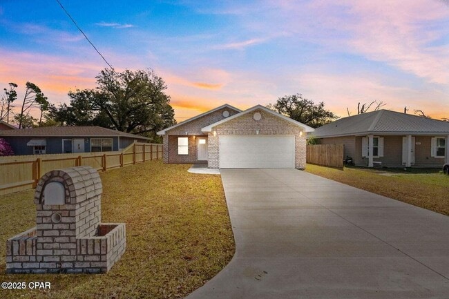 Building Photo - 711 Kirklin Ave