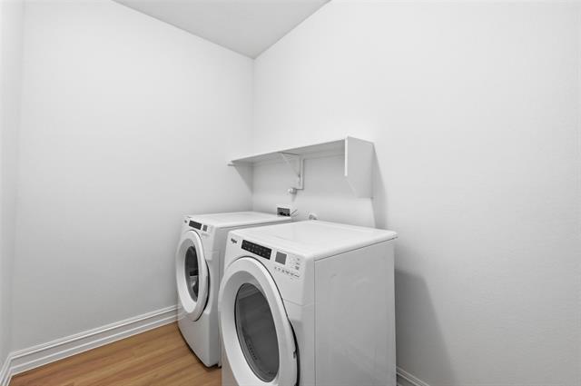 Building Photo - 765 Brozgold Ave