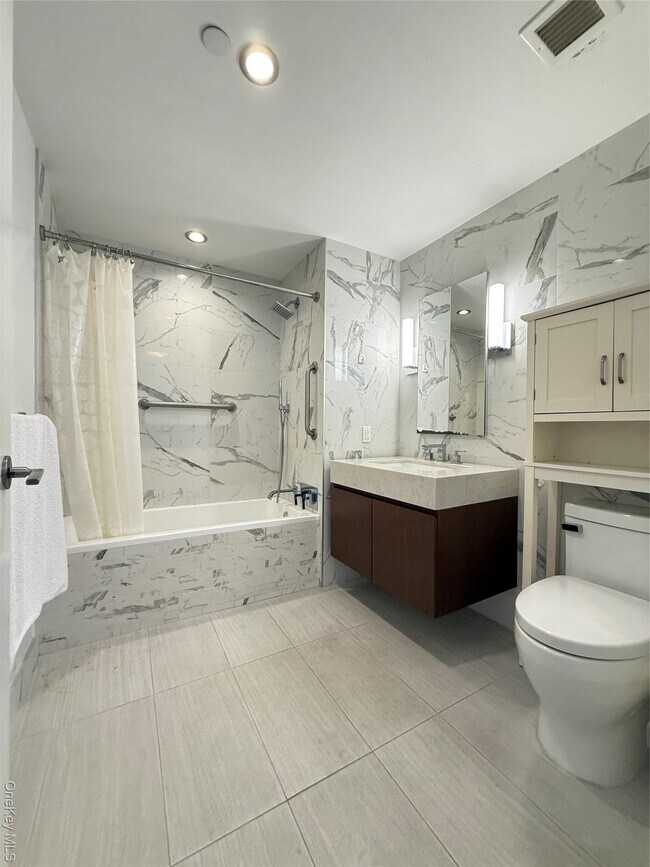 Building Photo - 138-35 39th Ave