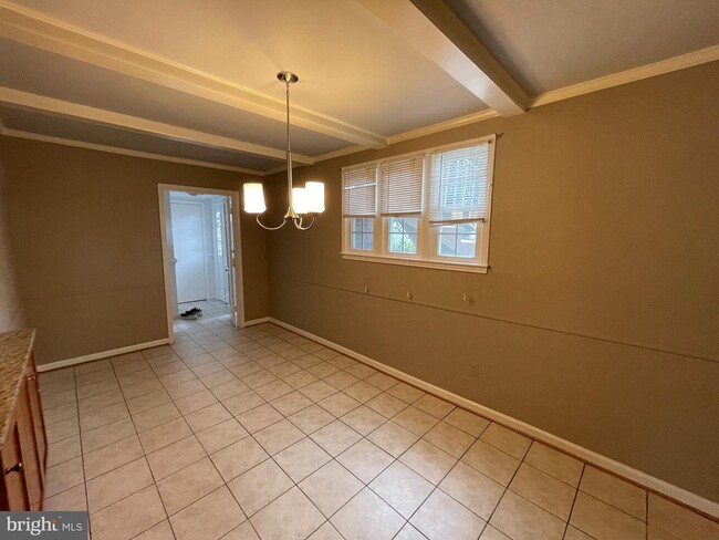 Building Photo - 14402 Cool Oak Ln