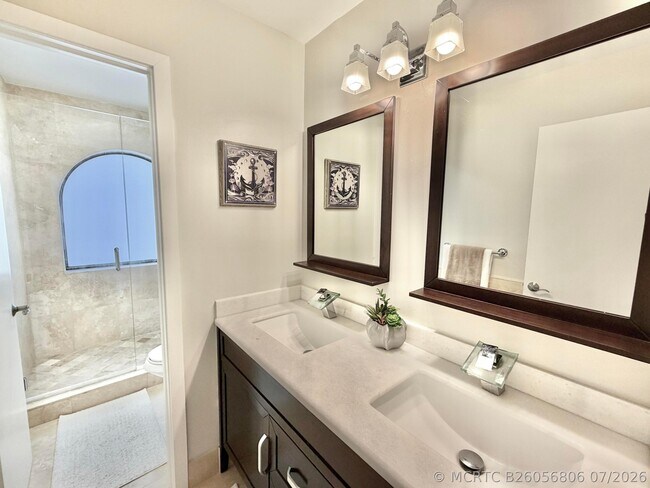 Building Photo - 6411 Via Rosa