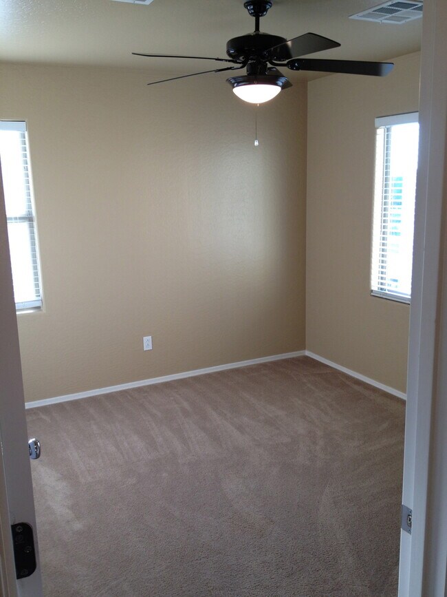 Building Photo - 3 Bed/2.5 Bath Great Gilbert Location