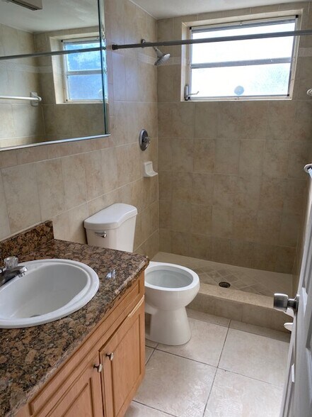 Building Photo - 13900 Lake Placid Ct