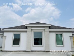 Building Photo - 1601 Molino Dr