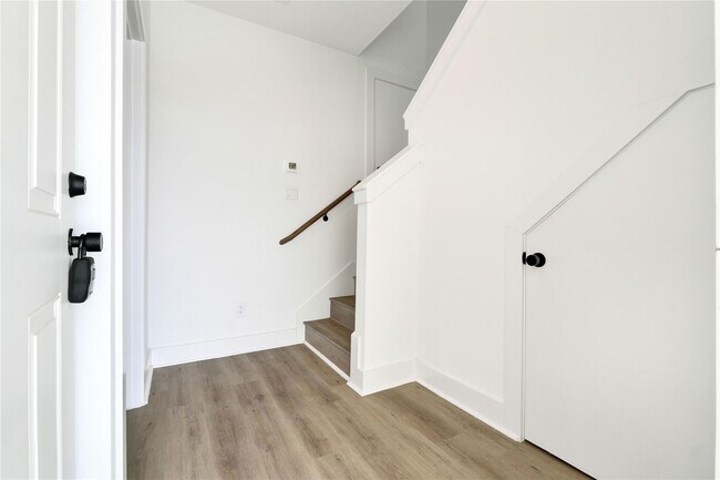 Building Photo - 3238 Frying Pan Place