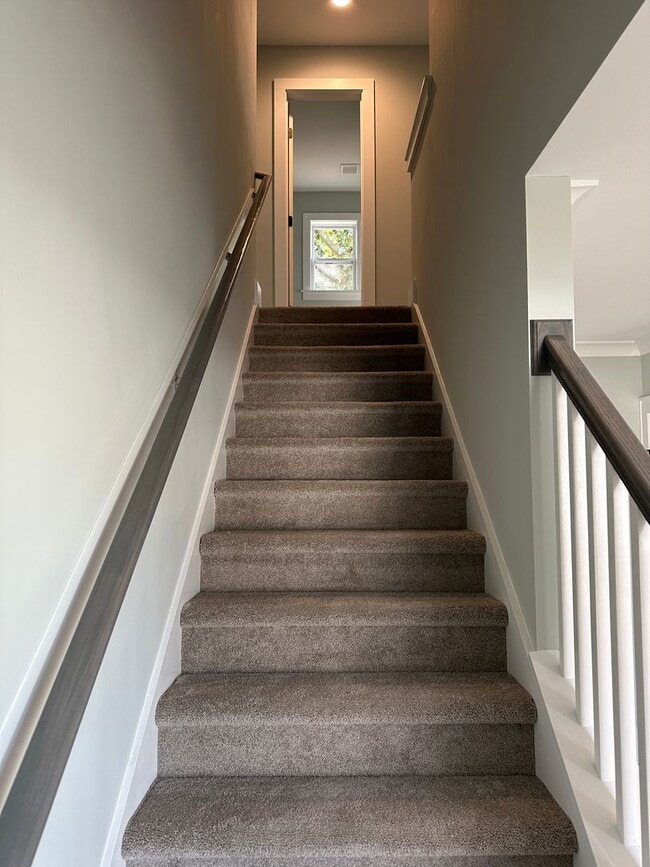 Building Photo - Beautifully Remodeled 4-bedroom Cape Cod -...