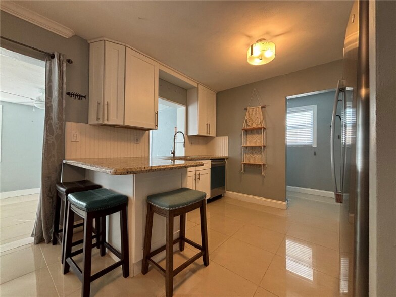 Building Photo - 3811 NE 18th Ave