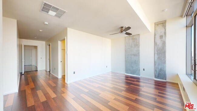 Building Photo - 1155 S Grand Ave
