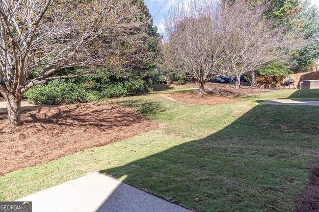 Building Photo - 2046 Barberry Dr