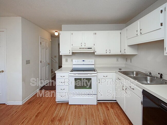 Building Photo - 1408 D Camp Rd