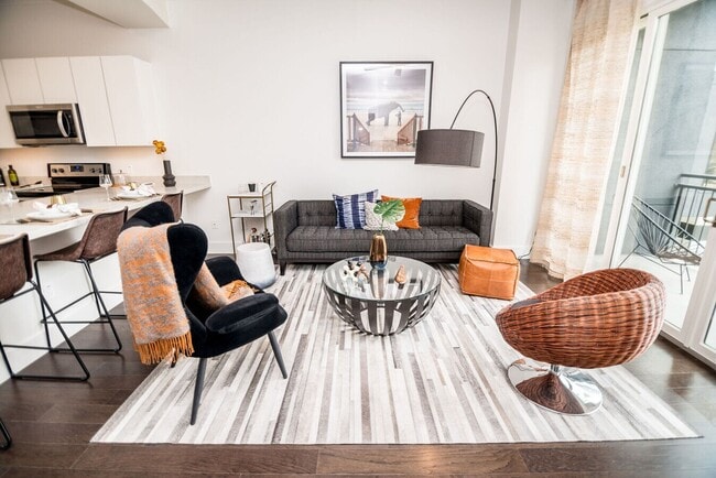 Building Photo - Spacious 1 Bed Apt with Exclusive Move-In ...