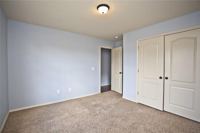 Building Photo - 3014 S B St