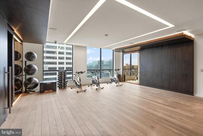 Building Photo - 1650 Silver Hill Dr