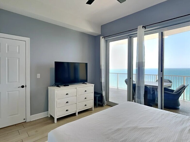 Building Photo - 10625 Front Beach Rd