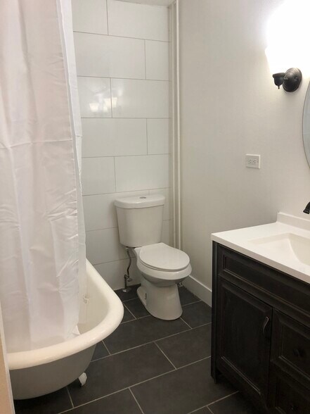 Building Photo - 513 Terry St