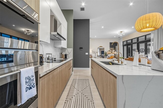 Building Photo - 5000 SW 159th Ave