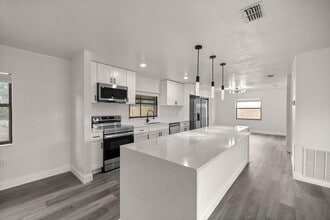 Building Photo - 14090 SW 34th Terrace Rd