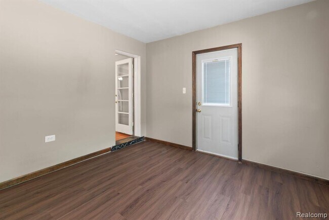 Building Photo - 16940 W 13 Mile Rd