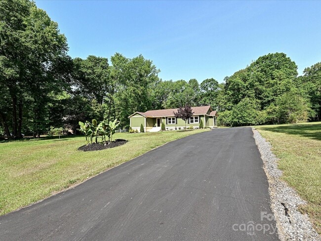 Building Photo - 9565 Man O War Rd