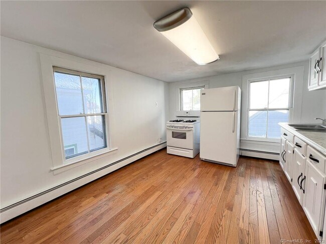 Building Photo - 12 Blackall Rd